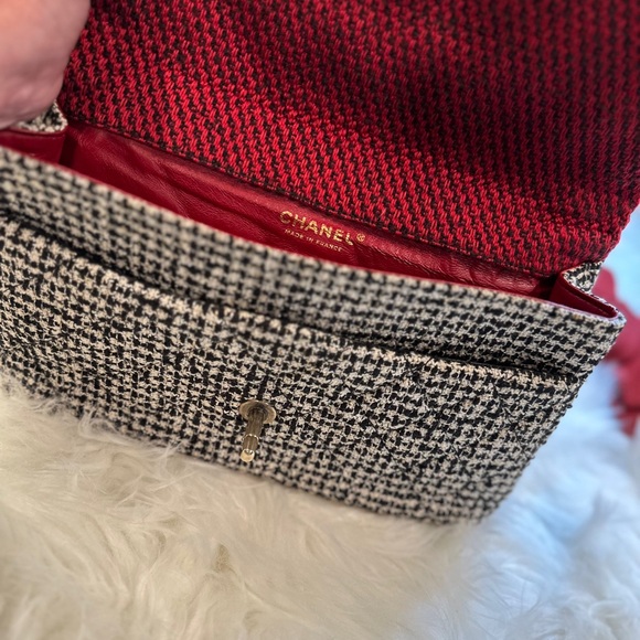 Chanel tweed red and black two flap bag - Picture 10 of 15